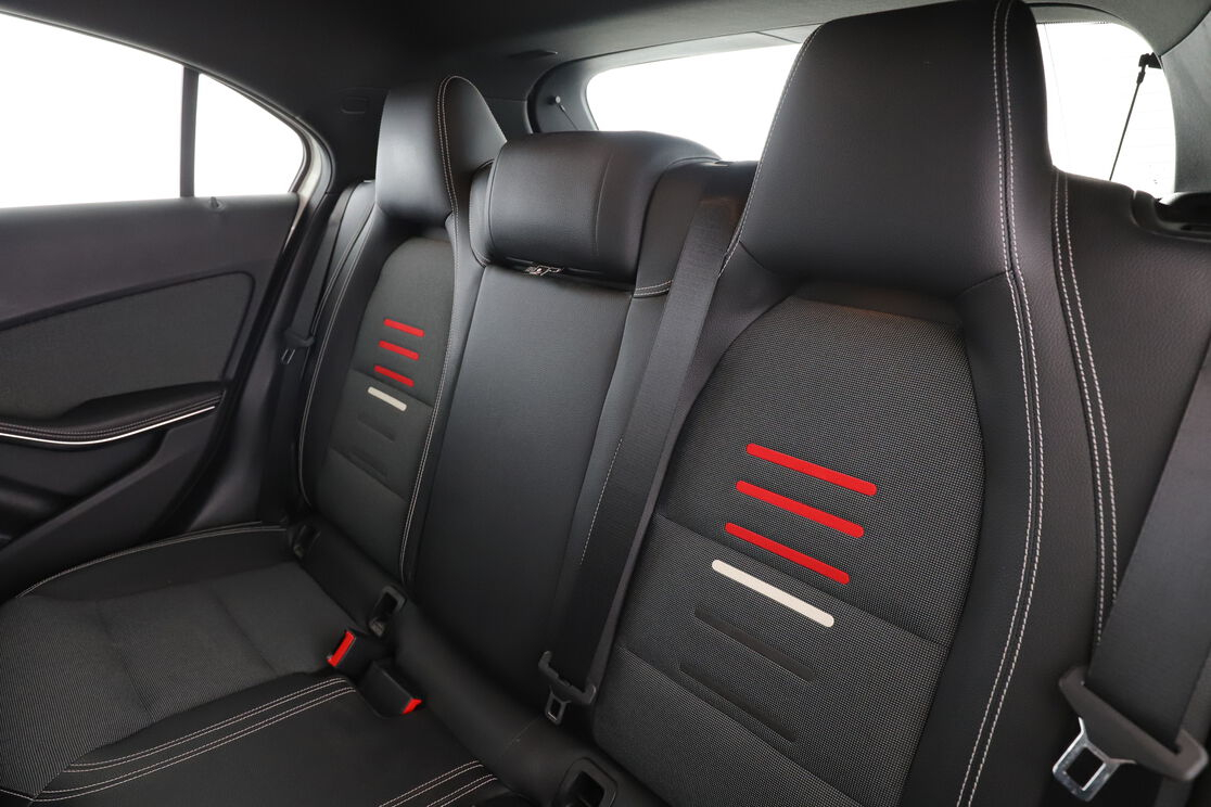 Mercedes-Benz Classe A 180 Inspiration — photo 13
