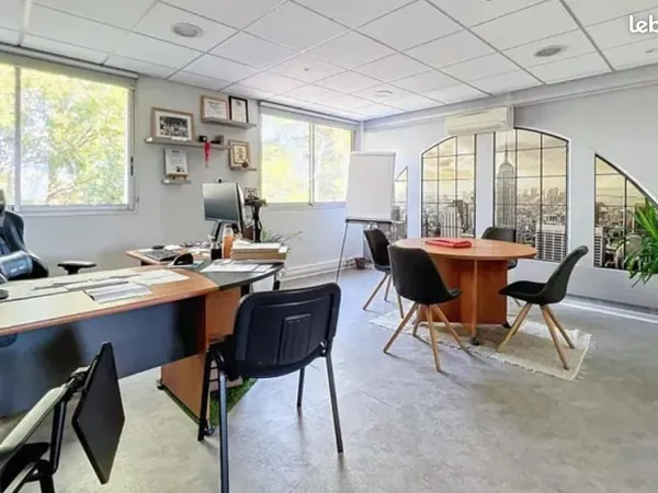 VENTE BUREAUX 190 m² MODULABLES — TRIPLE EXPOSITION — VENELLES (13770)