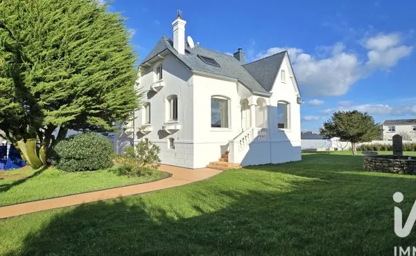 Maison 7 pièces 216 m²