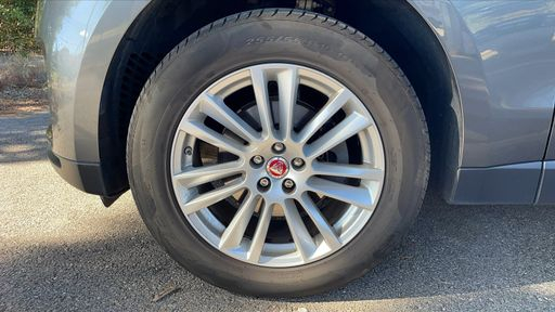 Jaguar F-Pace 2.0 D 180 AWD BVA8 - Portfolio – 2017 – 101417 km – Diesel – Boîte Automatique — photo 12