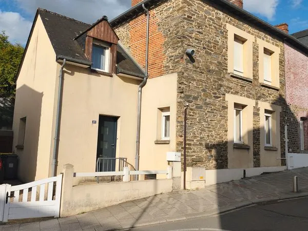 Maison de bourg 85 m2 270000