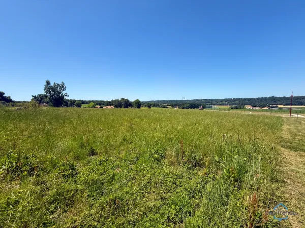 Terrain 1335 m²
