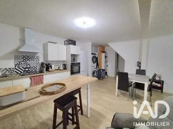 Bâtiment 2 pièces 155 m²