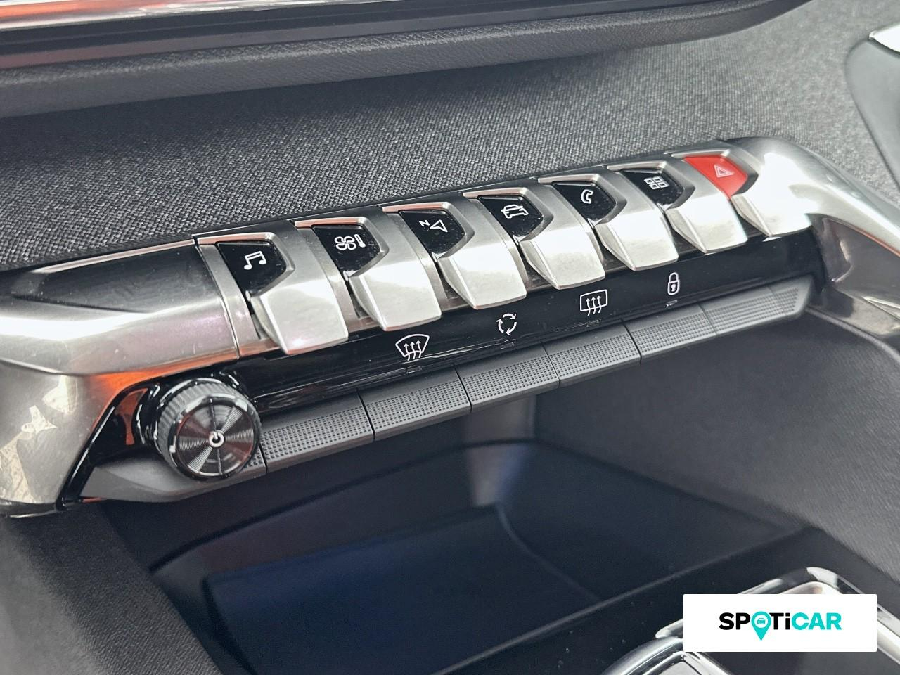 Peugeot 3008 1.2 puretech 130ch s&s roadtrip eat8 — photo 15