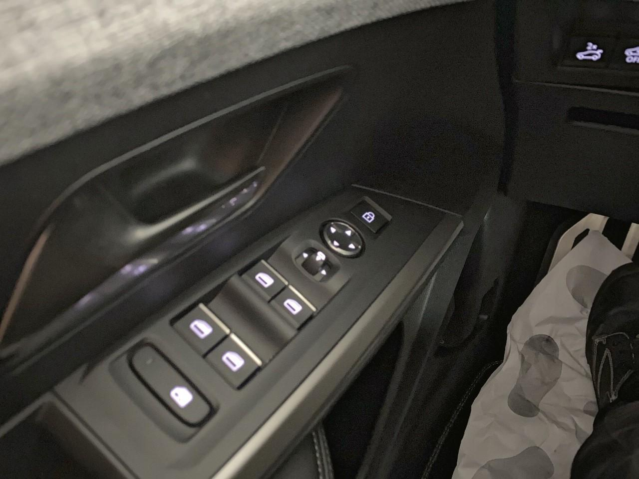 Peugeot 3008 hybrid 145 e-dcs6 gt — photo 20