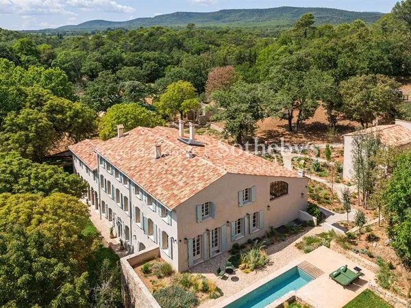 Maison 21 pièces 1500 m²