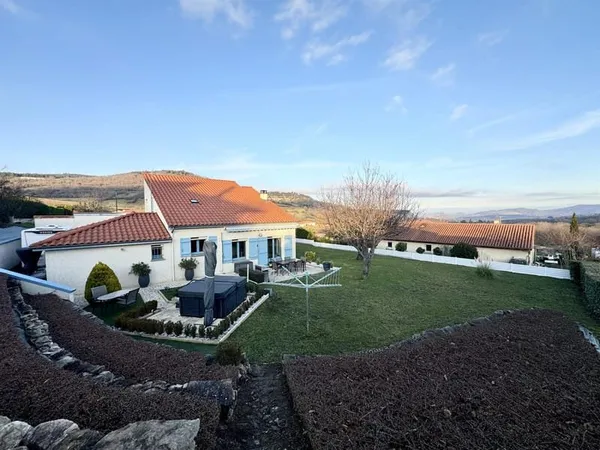 Maison 148 m² + 5 garages + vue imprenable Chanonat Sec