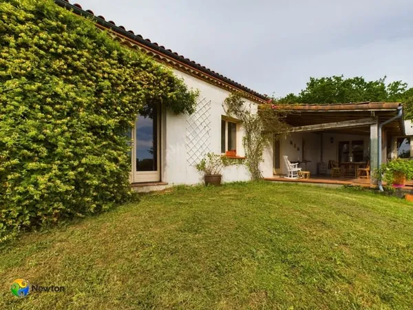 Tarn Et Garonne. Maison Plein-pied Avec 3 Chambres, Piscine Et 3 Plus Hectares