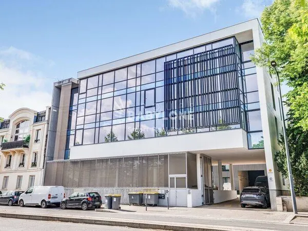Bureaux 1055 m²