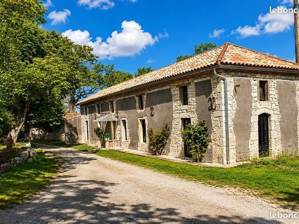 Propriété en pierres - 240m2