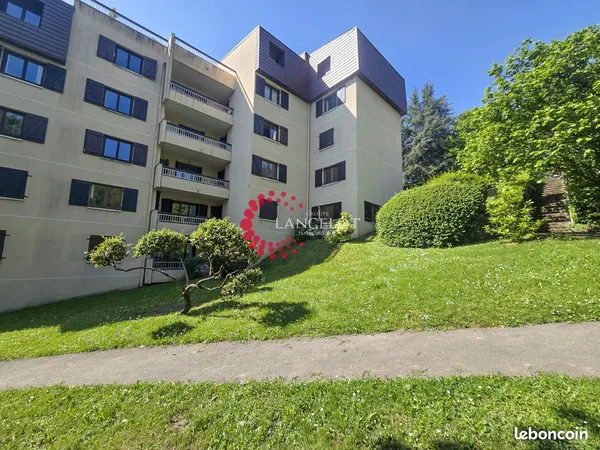 Studio 1 pièce 43 m²