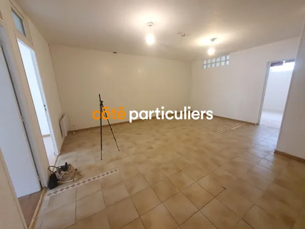 Local professionnel 82 m²