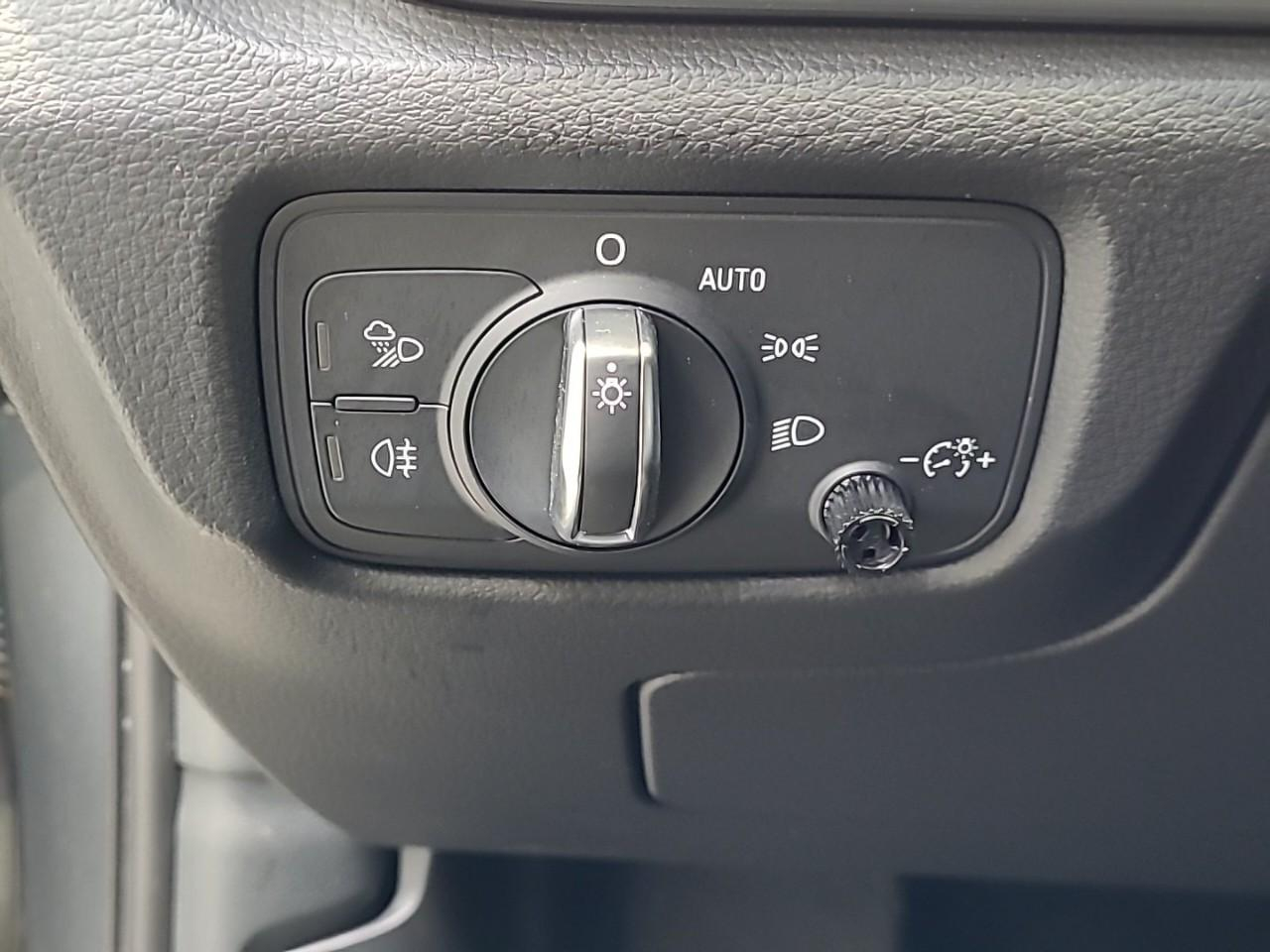 Audi A3 a3 sportback 30 tfsi 116 s tronic 7 sport — photo 25