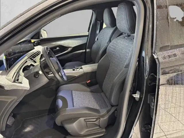 Peugeot 5008 electrique 73 kwh 210 ch — photo 32