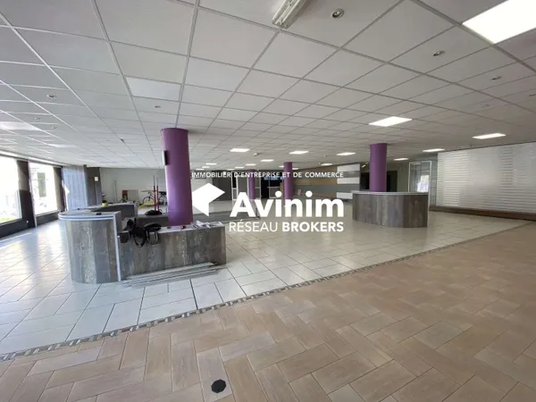 AV local commercial 553.7m² Saint-Martin-le-Vinoux