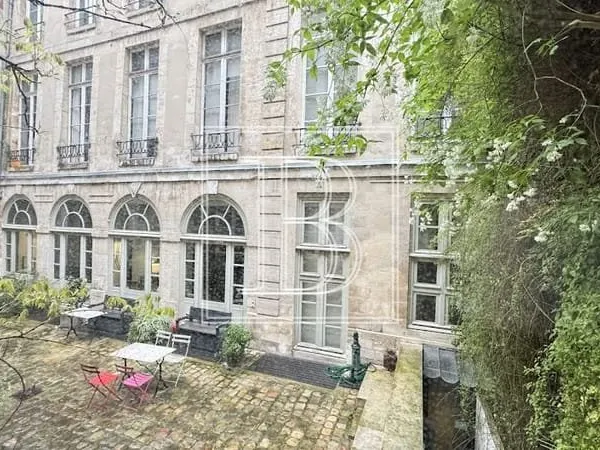 Local 122 m²