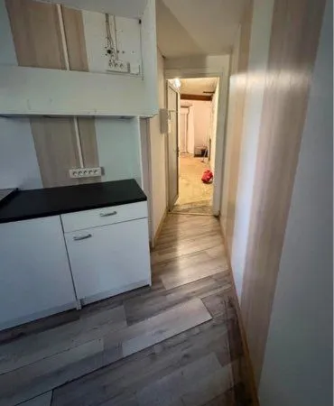 Garage 18m2 + arrière garage 9m2 200 eur