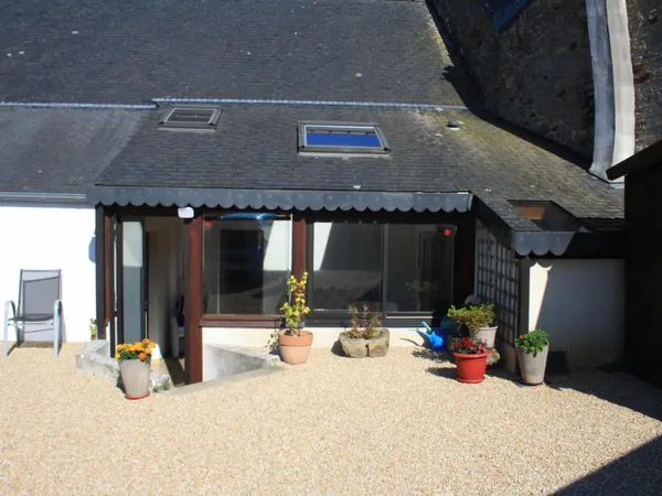 Maison en pierre avec dépendance