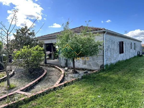 A VENDRE MAISON PLAIN-PIED 5 MN DE SAINTE BAZEILLE