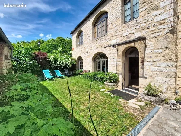 Maison 9 pièces 275 m²