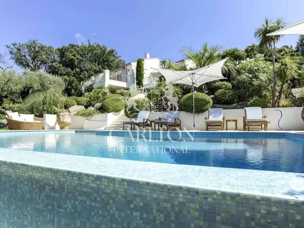 Villa 6 pièces 220 m²