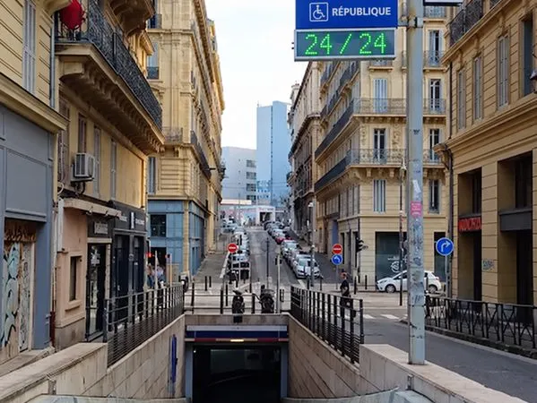 Place de parking - marseille centre - secteur république / le panier