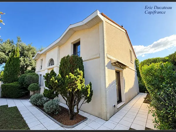 Maison à vendre 5 pièces, calme, piscine