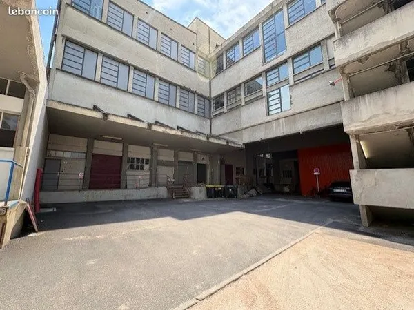 Entrepôt 990 m² Clermont-Ferrand