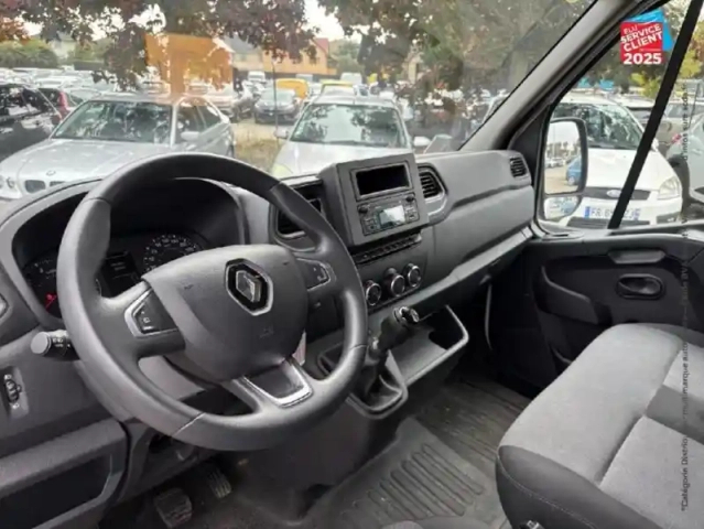 Renault Master fg f3500 l2h2 2.3 blue dci 135ch confort euro6 — photo 15
