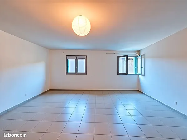 Studio 1 pièce 38 m²