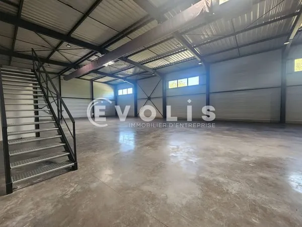 Locaux d'activité - A VENDRE - 601 m² non divisibles