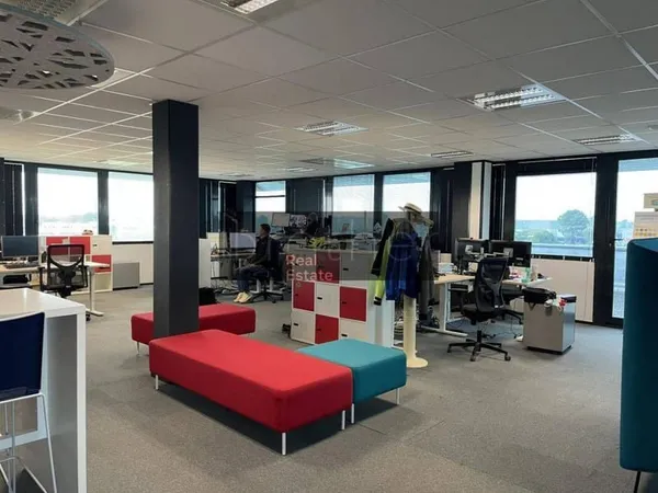 Bureaux 6034 m²