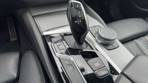 BMW Serie 5 518d 150 Steptronic8 - M Sport – 2020 – 138900 km – Diesel – Boîte Automatique — photo 27