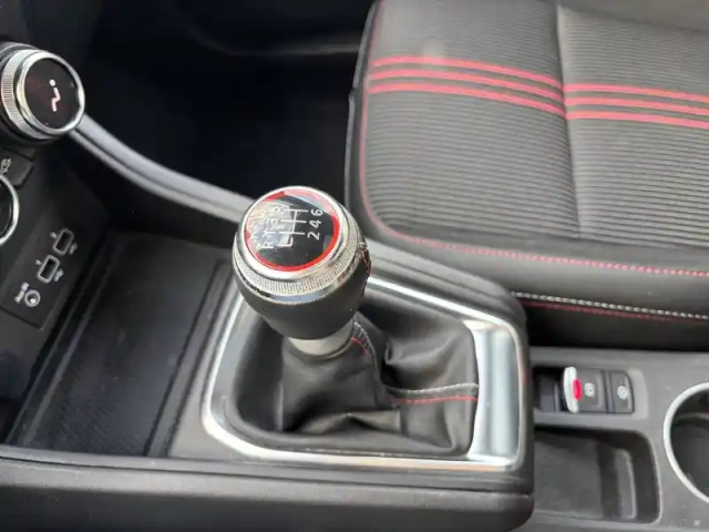 Renault Captur tce 140 - 21 — photo 41