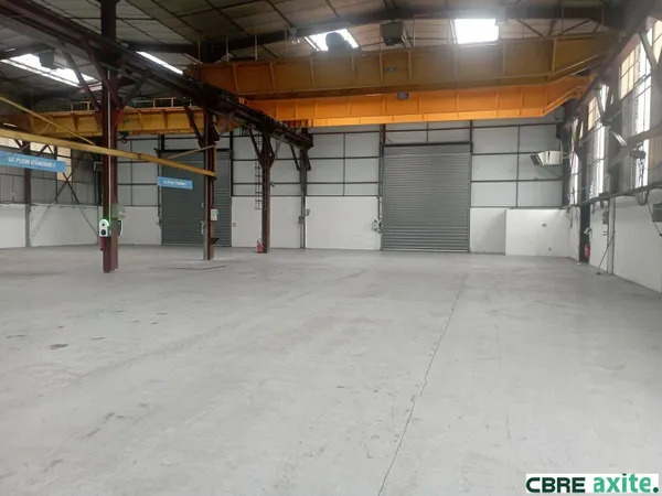 Local d'activité 2320 m²