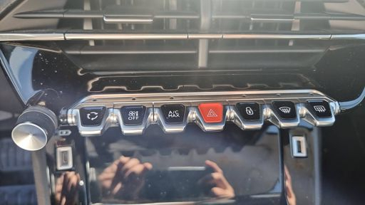 Peugeot 208 1.2 PureTech 130 EAT8 - Allure Pack – 2022 – 43767 km – Essence – Boîte Automatique — photo 5