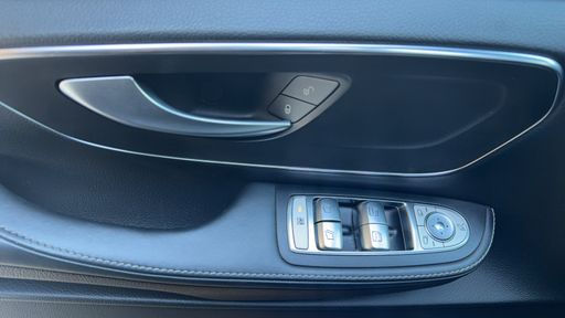 Mercedes Classe V Long 250 CDI 190  9G-Tronic - Avantgarde – 2021 – 100850 km – Diesel – Boîte Automatique — photo 19