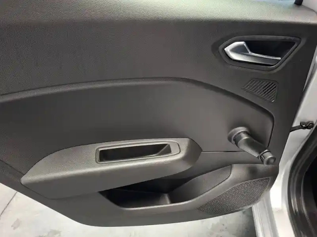 Renault Clio blue dci 85 — photo 21