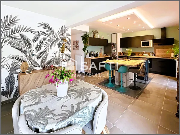 Appartement récent aux prestations haut de gamme.