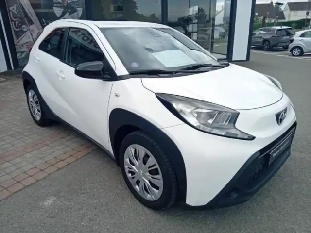 Toyota Aygo x 1.0 vvt-i 72ch dynamic my24 — photo 4
