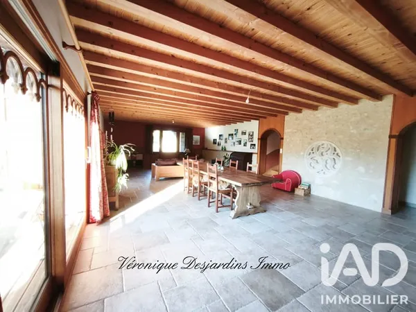 Maison 4 pièces 184 m²