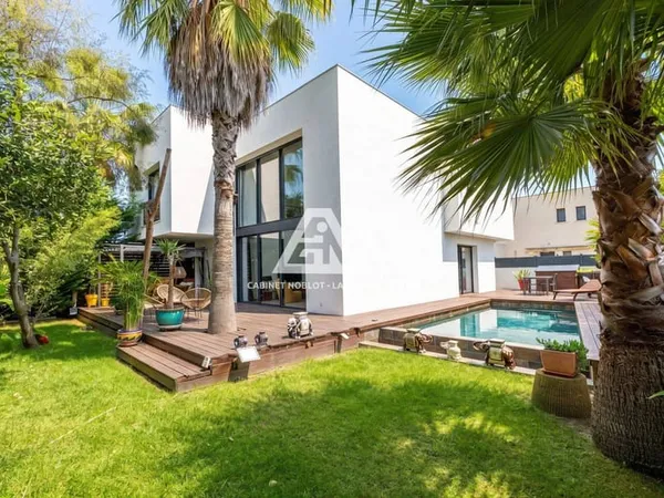 Maison 5 pièces 160 m²