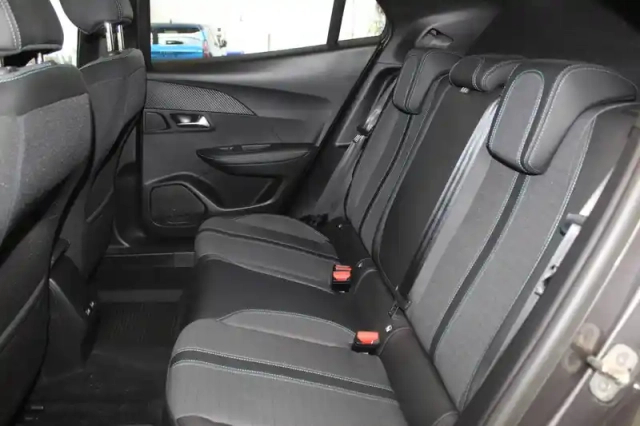Peugeot 2008 bluehdi 130 s&amp;s eat8 — photo 8