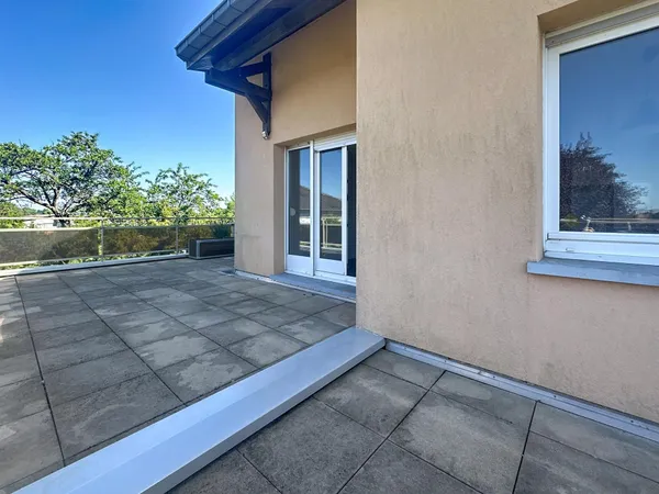 F3 avec une grande terrasse et possibilité de garage