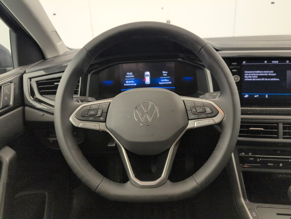 Volkswagen Polo — photo 14