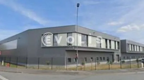 Locaux d'activité - A LOUER - 3 200 m² divisibles à partir de 1 600 m²