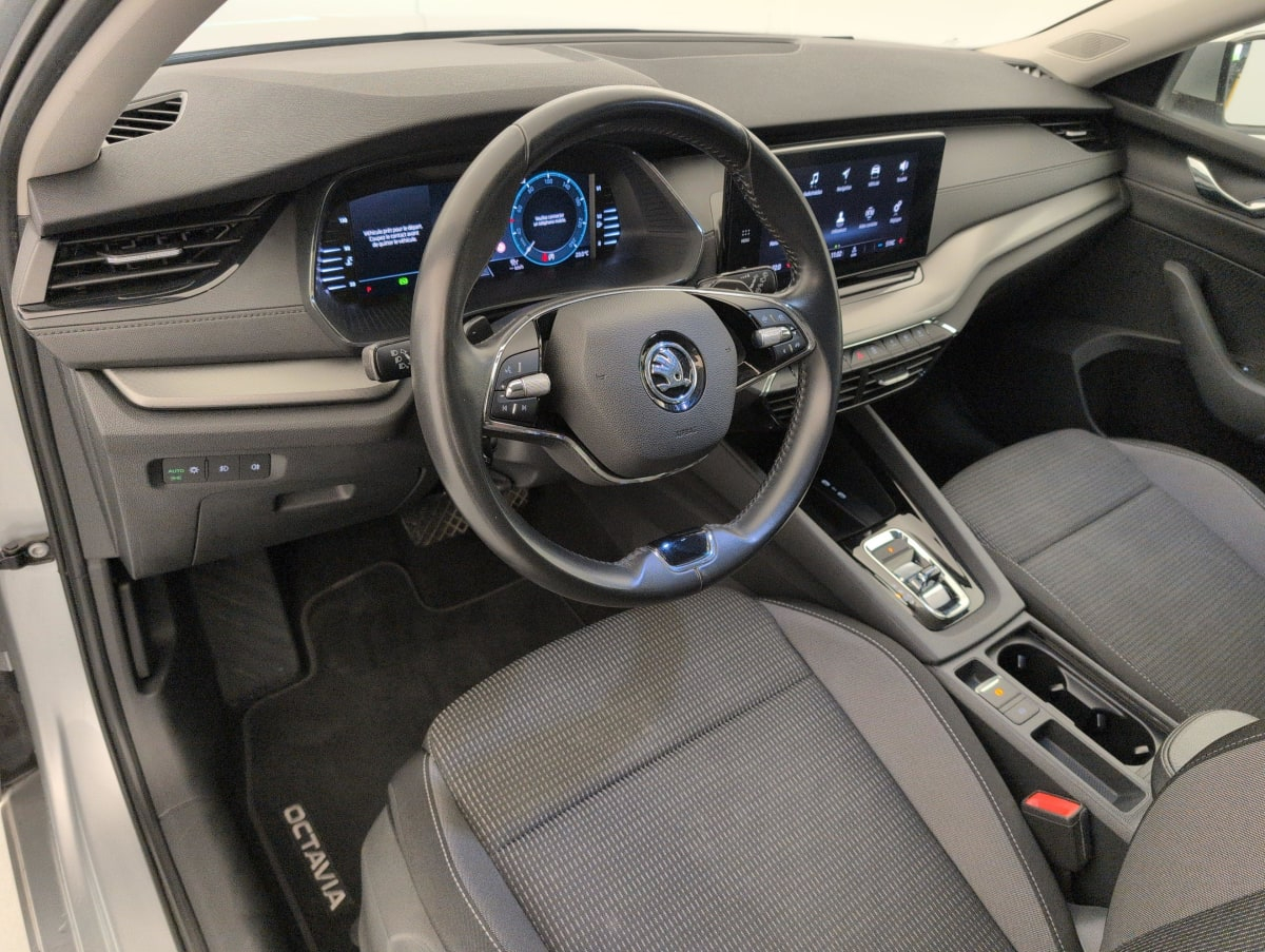 Skoda Octavia Combi — photo 15
