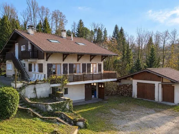 Maison 5 pièces 241 m²