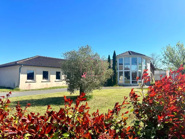 Local commercial 649 m²