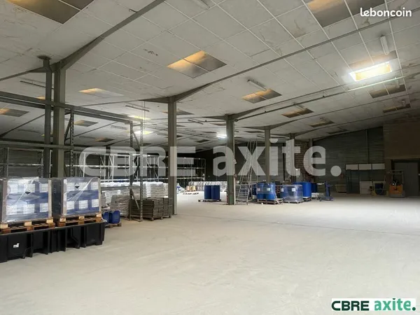 ENTREPOT - LOGISTIQUE 8148 m² SAINT-QUENTIN-FALLAVIER